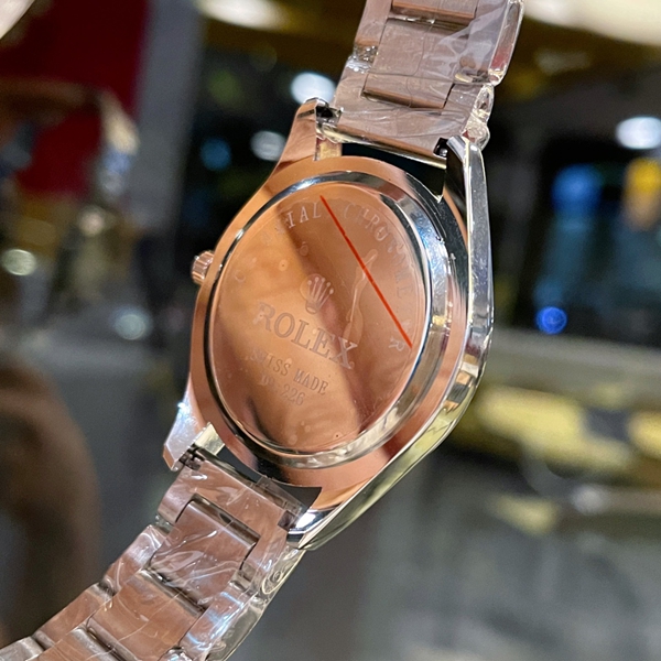 ブランド時計背面デザイン